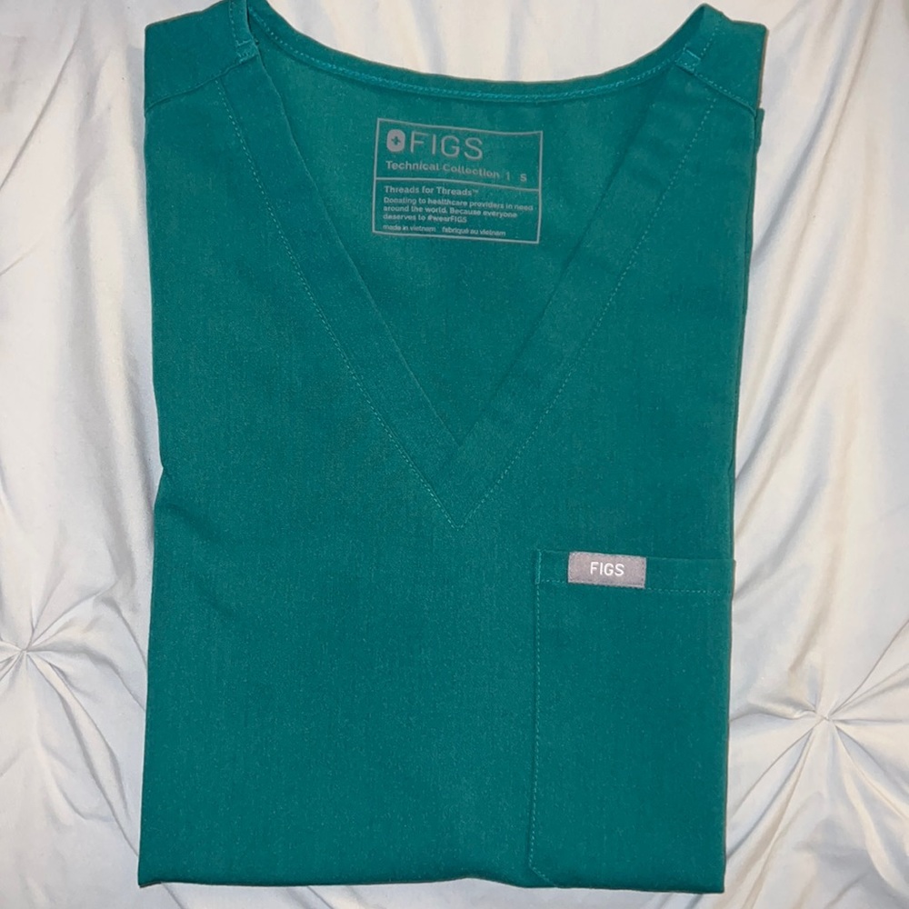 FIGS Hunter Green Scrub Set in Small